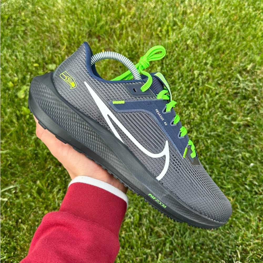 Shoes Nike Air Zoom Pegasus 40 NFL Seattle Seahawks Running size 9 brand new